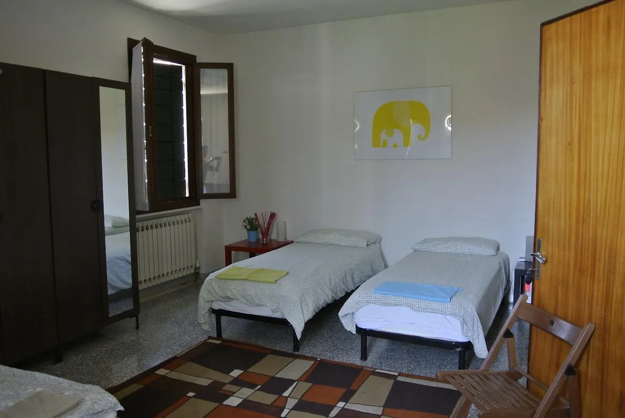 Alojamento de Acomodação e Pequeno-almoço Casa D'Oro Rooms Mestre
